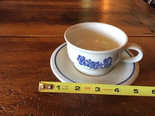 Pfaltzgraff Yorktowne Flat Cup And Saucer Vintage Stoneware USA 7-1 - Picture 2 of 6