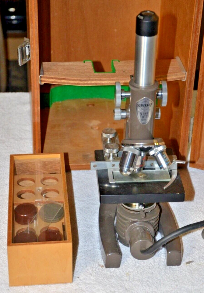 Vintage Microscope Swift Box Set w/ wooden box & accessories- Japan - Image 3 of 4