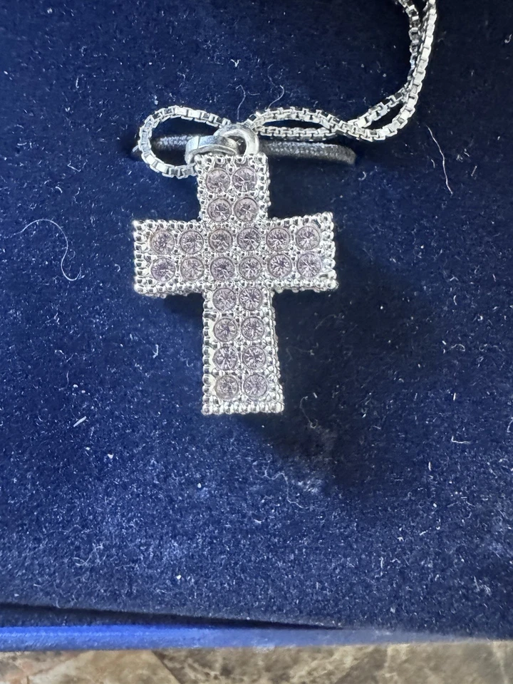 Cruz Swarovski Rosa Foto 2 de 3