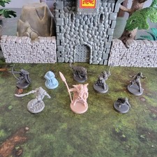 Players DND Miniatures Lot - Dungeons and Dragons Starter Set Fighter Wizard RPG