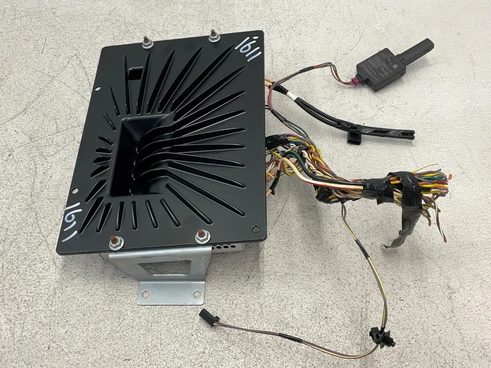 Модуль управления усилителем звука 15 16 17 Jaguar F-Type 1611 от оригинального производителя - Изображение 4 из 4