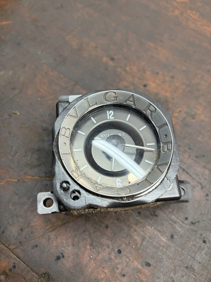 Cadillac Escalade 2003-2006 bisel superior reloj moldura OEM pieza usada Foto 2 de 3