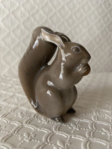 Vintage Royal Copenhagen Squirrel With Nut Figurine 286 Denmark | eBay