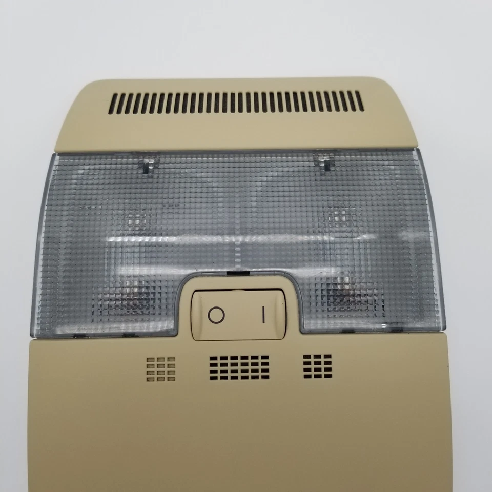 Luz domo consola delantera bronceada para Audi A4 S3 A3 2005-2013 8E0947565 Foto 3 de 4