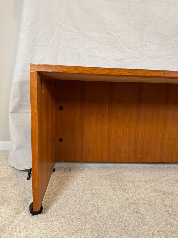 Escritorio danés Mid-Century chapa de teca - Estación de trabajo moderna escandinava Foto 3 de 4