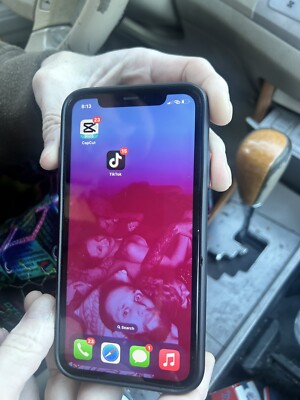 iPhone 11 Unlocked With Tik Tok And Cap Cut WITH APPLE WATCH Series 5 44mm