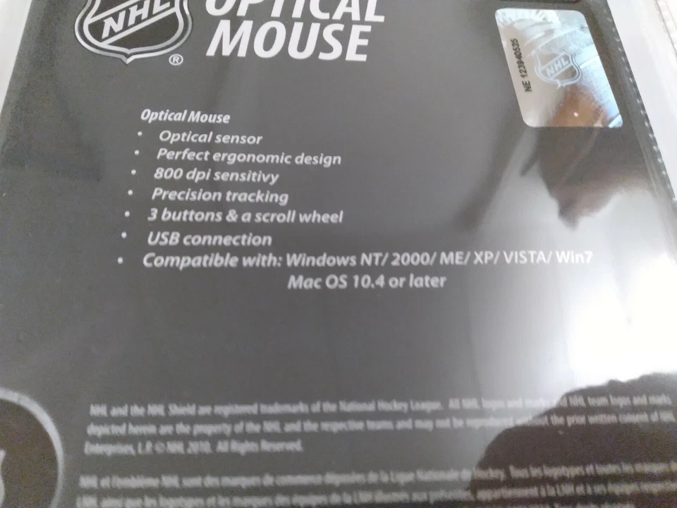 Bruins NHL Wired Optical Mouse W/ 3 Buttons  + Scroll Windows / Mac Team Logo  - Image 3 of 3