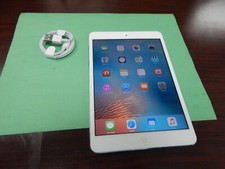 Apple iPad Mini 1st Gen A1432 16GB WiFi SILVER FREE BUNDLE  SHIPPING