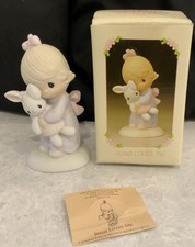 Precious Moments Enesco Jesus Loves Me 1978 Jonathan  David Figurine E-1372/G