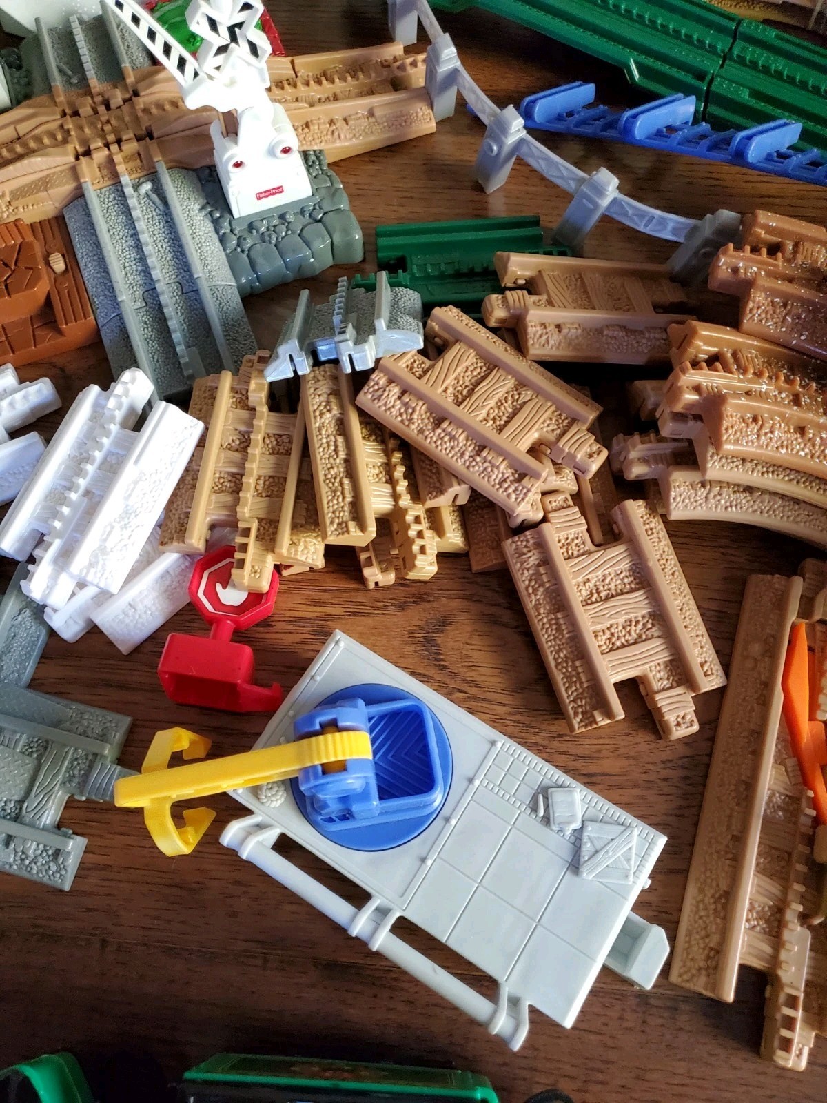 GeoTrax Trains Cars Buildings Tracks Christmas Holiday Set Toys R Us Exclusive