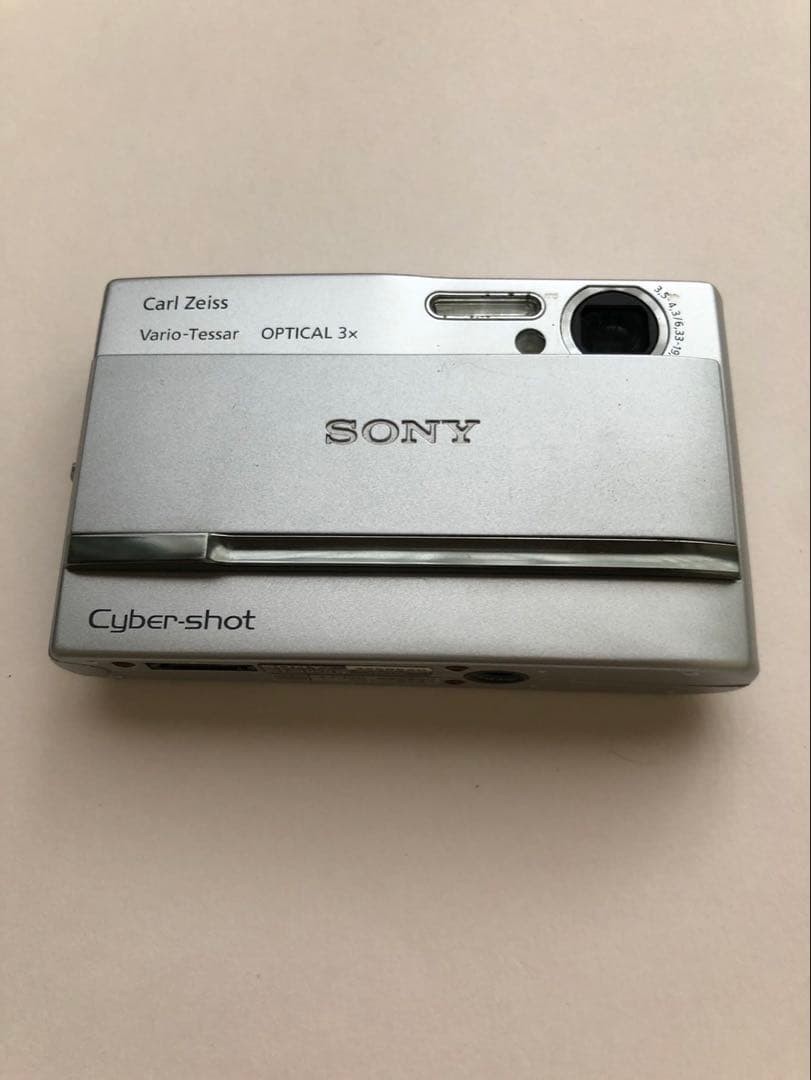 Sony Cyber-shot DSC-T9 6.0MP Compact Digital Camera with Carl