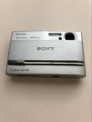 Sony Cyber-shot DSC-T9 6.0MP Compact Digital Camera with Carl