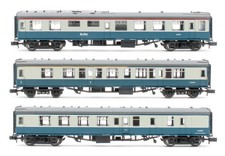 GRAHAM FARISH 'N' GAUGE RAKE OF 3 BLUE/GREY BUFFET/FIRST/BRAKE 2ND COACHES