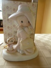 PRECIOUS MOMENTS "TO A VERY SPECIAL MOM "  E2824