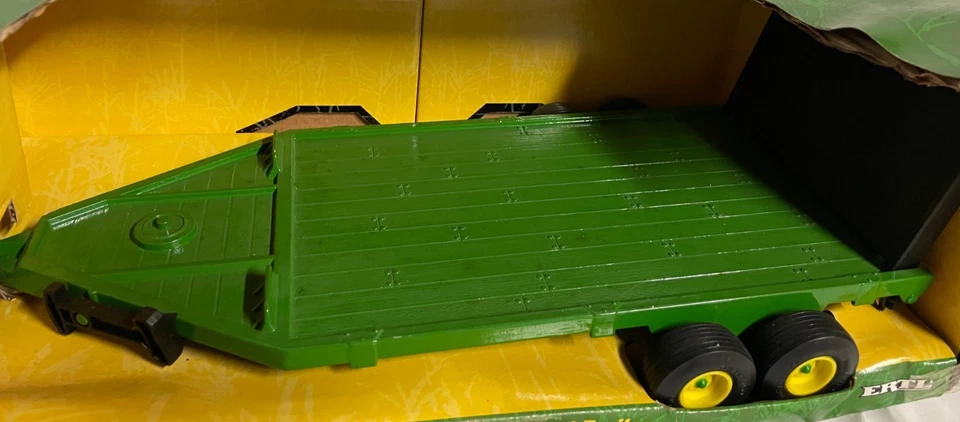 ERTL John Deere 1:16 Implement Trailer Flatbed Machinery in Box - Image 3 of 4