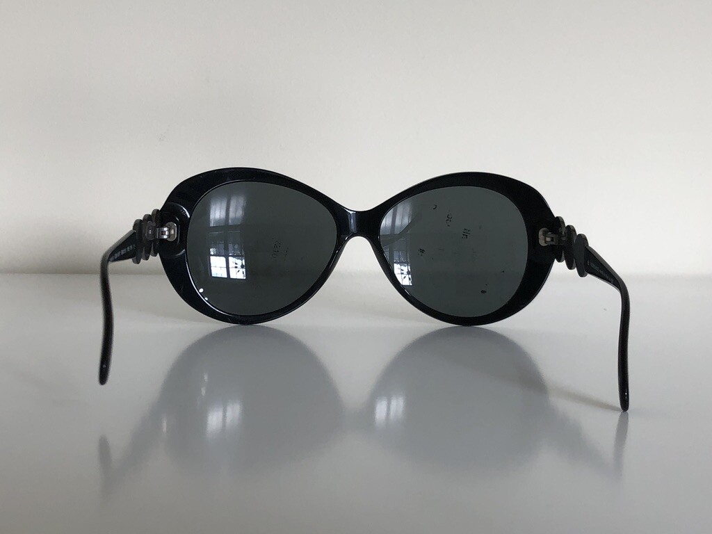 Versace MOD 4256-B GB1/87 Oval Black Gray Medusa Sunglasses  display picture 3