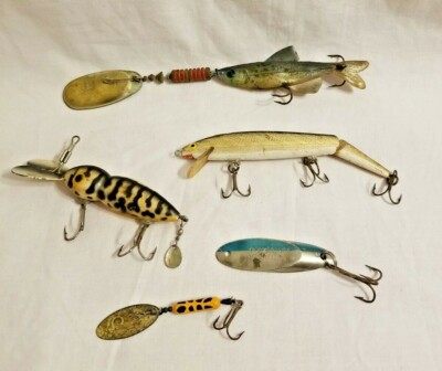 cast og fishing lure Co Topwater Baits with vibrations and overall presence being displayed to full affect SALTWATER CAST Fishing Co