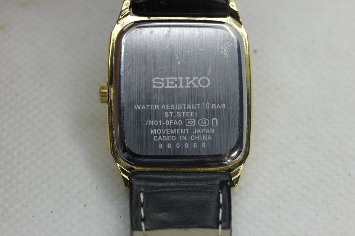 SEIKO セイコー　7N01-0FA0 スクエア　ゴールド　稼働 SEIKO Spirit 7N01-0FA0 Vintage Gold Square Quartz Mens Watch from