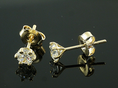 585 Gold  kleine Ohrstecker  mit 6 Krappen 1 Paar 4 mm Grösse mit  Zirkonia