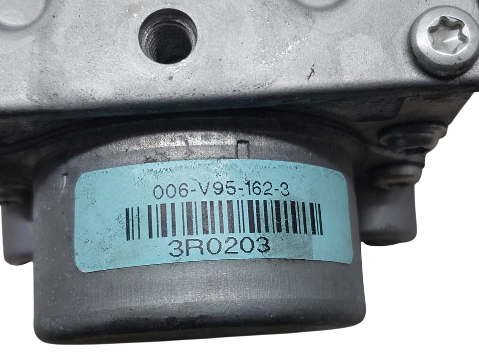 Suzuki GSXR 1000 2012 2015 ABS GSX-R 1000 Bomba ABS ORIGINAL 5561047H00000 - Imagen 3 de 4