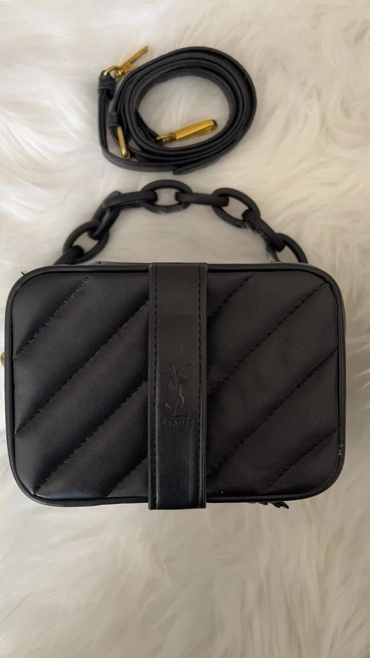[PREVENTA] YSLBeautyYvesSaintLaurent Belleza Maquillaje Tocador Bolso Correa Negro/Dorado GWP Foto 4 de 4