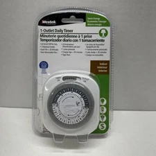 Westek 1-Outlet Indoor Daily Programmable Timer Automatic On/Off Plug Light