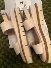 Moda in pelle size 40 sandals, great condition only worn once