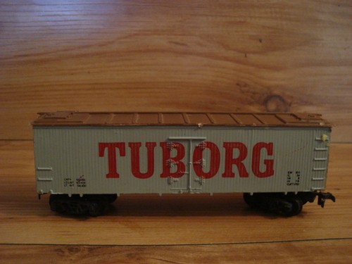 TYCO HO Scale Tuborg Beer Reefer Train Box Car Tavern Trove - Picture 3 of 8