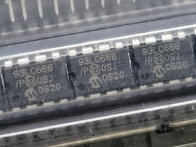 1 Posten à 20 Stück MICROCHIP 93LC66B/P