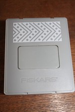 Fiskars Punch for AdvantEdge System Dotted Herringbone L 730