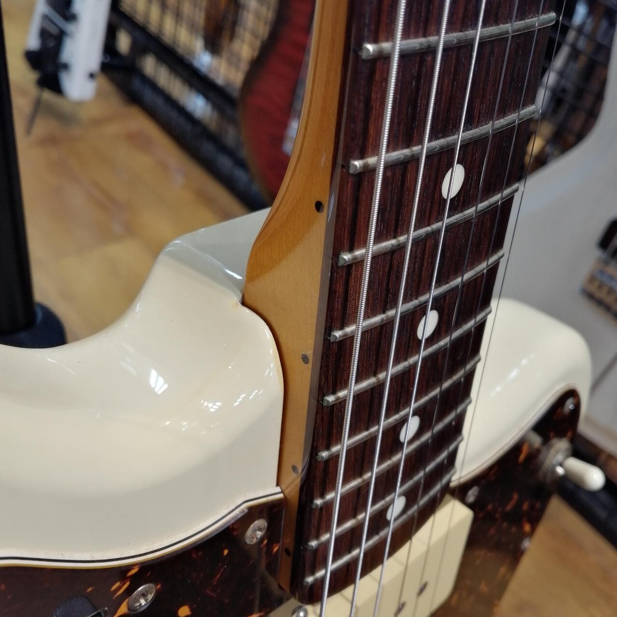 Fender Japan JM66 VWH Jazzmaster Vintage White Electric Fender Japan JM66 VWH Jazzmaster Vintage White Electric