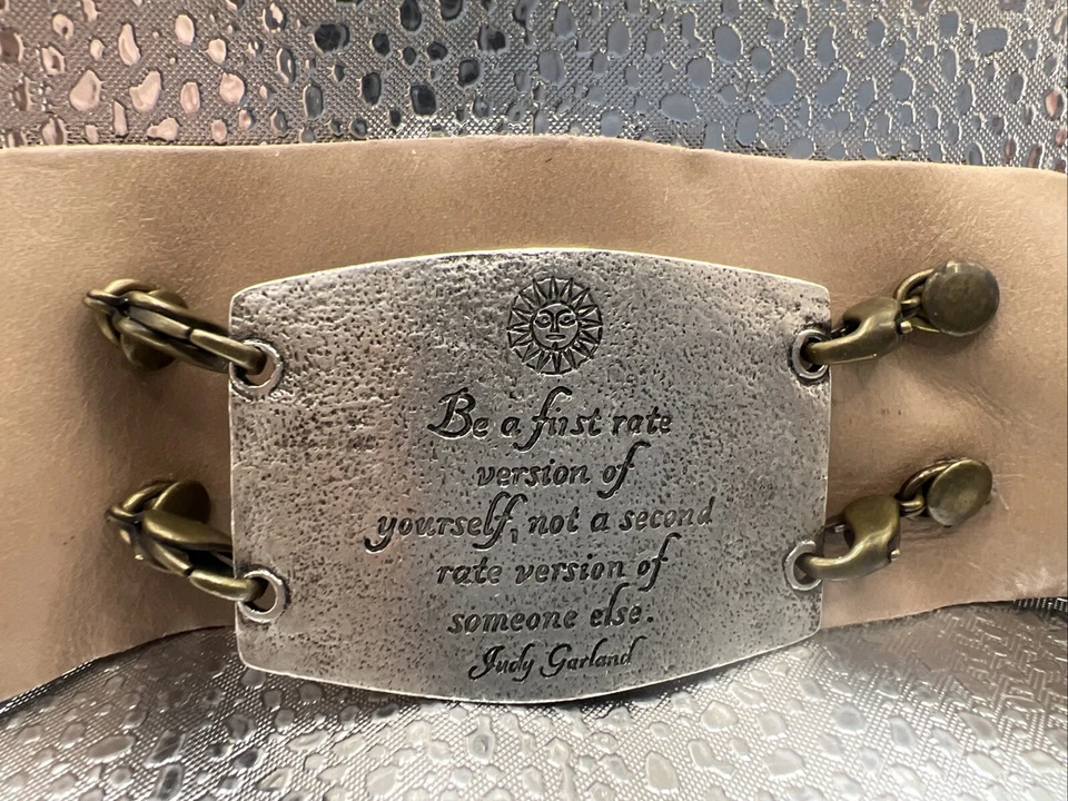 Brazalete Lenny And Eva Mix & Match y placa extraíble / prendedor Judy Guirnalda Foto 2 de 4