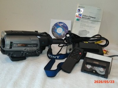 Sony CCD-TR96 8mm Video8 Camcorder Bundle TESTED WORKING WELL!