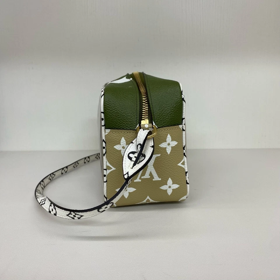 Louis Vuitton Limited Edition Jelly Beach Bag Transparent Clear Tote Shoulder - Image 4 of 4