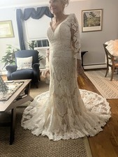 Allure Bridals Ivory Wedding Dress Size 10, Long Sleeve, Buttons Down Back