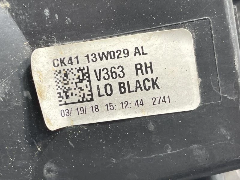 Ford Truck Transit 350 2015-2023 faro derecho techo después de quemarse 52915 Foto 2 de 4