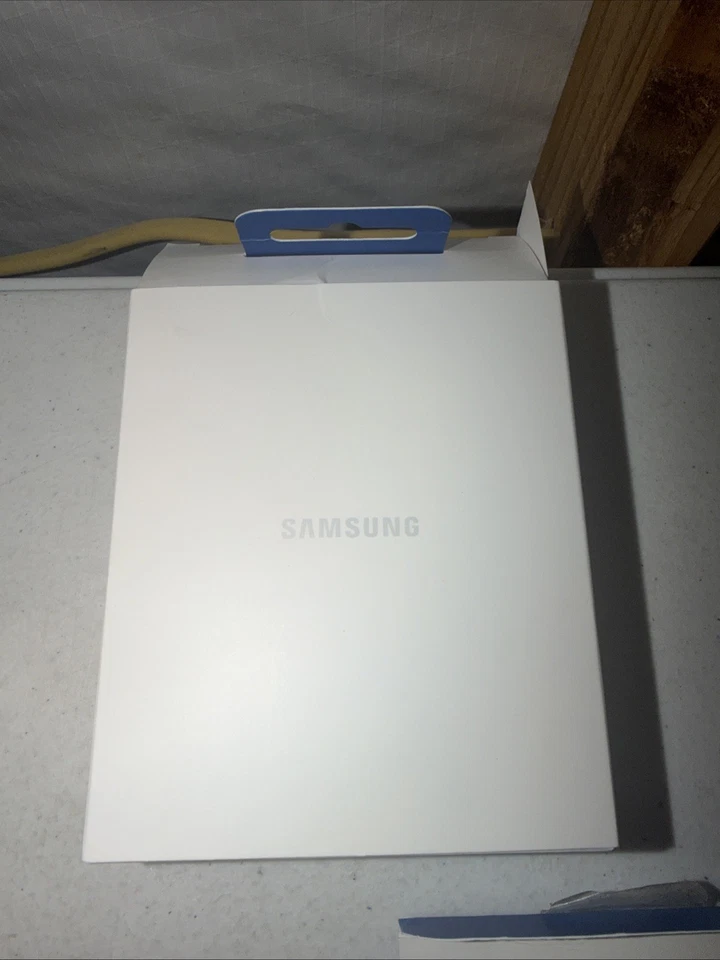 Samsung T7 Portable SSD 4TB, 1050MB/S External. - Open Box - Image 4 of 4