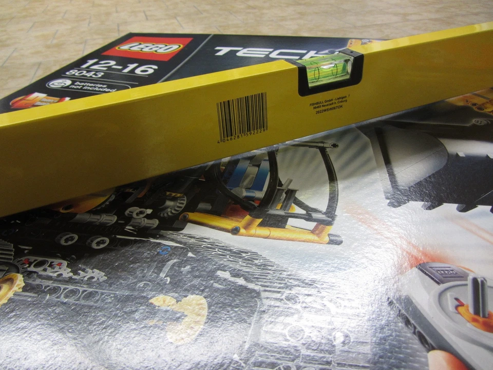 LEGO Technic: Motorisierter Raupenbagger (8043) - NEU und ORIGINALVERPACKT - Bild 2 von 2