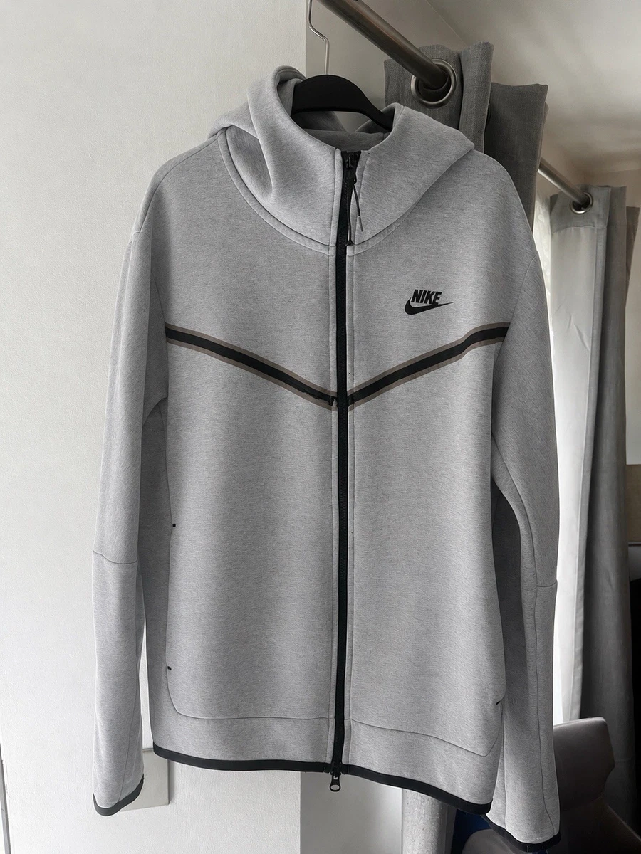 Preços baixos em Zíper inteiro manga longa Nike moletons para