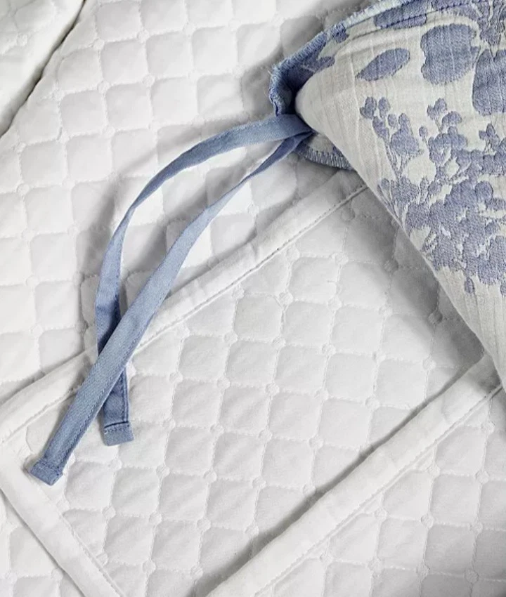 Juego de edredón "Silhouette Floral" tamaño king con fundas de Charter Club, nuevo con etiquetas, azul... Foto 4 de 4