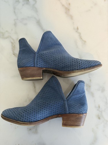 Women’s 9 M Lucky Brand Blue Suede Ankle Boots Perforated Slip On Bashina EUC! - Picture 6 of 8