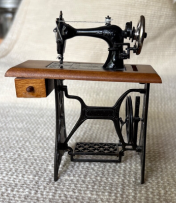 Bodo Hennig Style Black Sewing Machine Miniature Mini Dollhouse