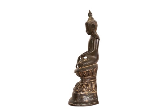Ein feiner, antiker Buddha aus Bronze, Burma, Shan-Region, 17./18. Jh. - Bild 4 von 6