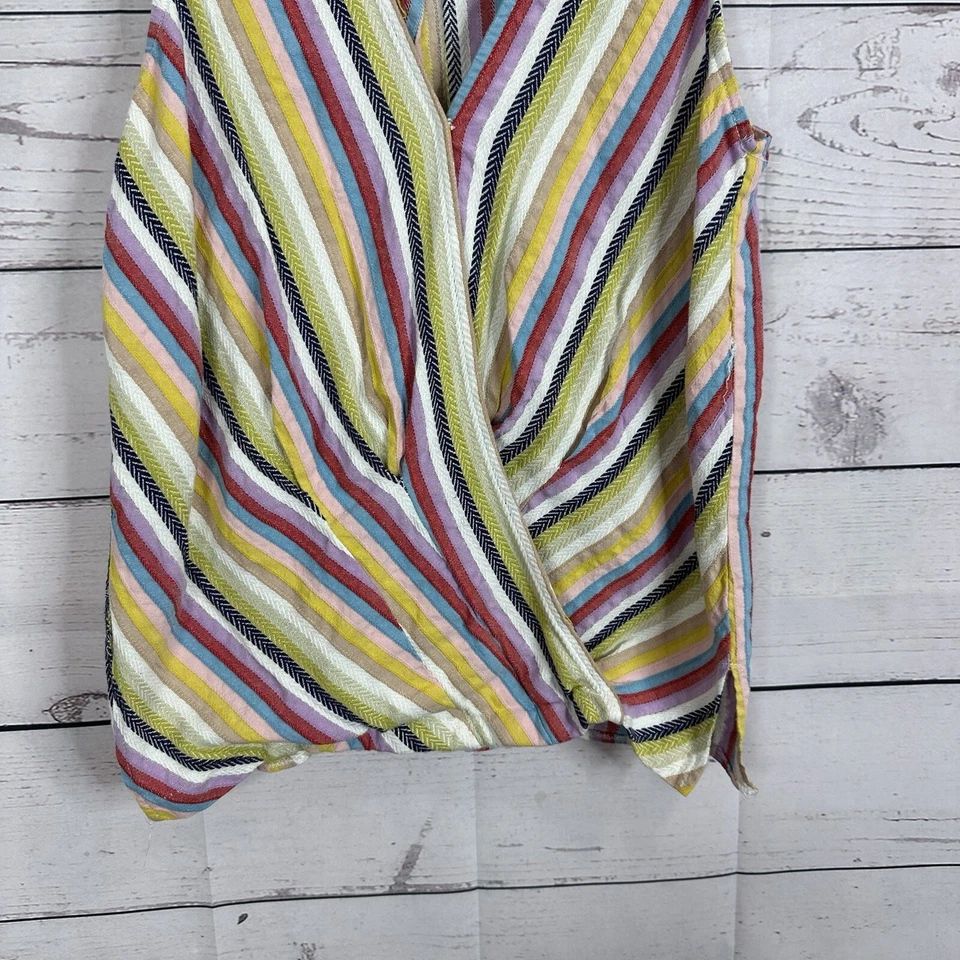 Camisa Top Beige Eci Para Mujer Mediana Envolvente Rayas Sin Mangas Texturizada Multicolor Foto 3 de 4