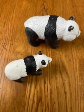 Safari Realistic Beautifully Detailed Panda Bear & Baby Cub PVC Plastic Figures