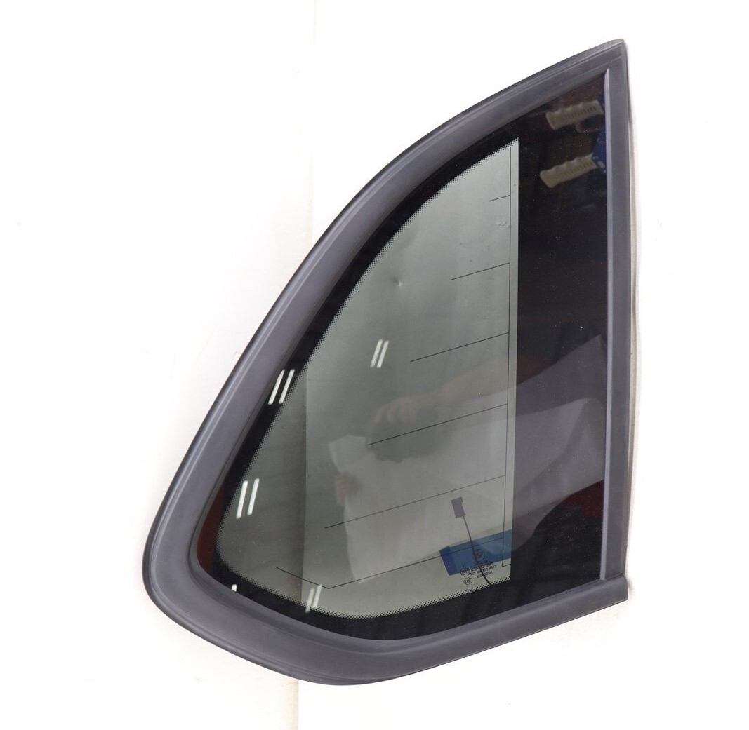 NEW OEM BMW Rear Right Quarter Window Glass 51377289700 BMW X5
