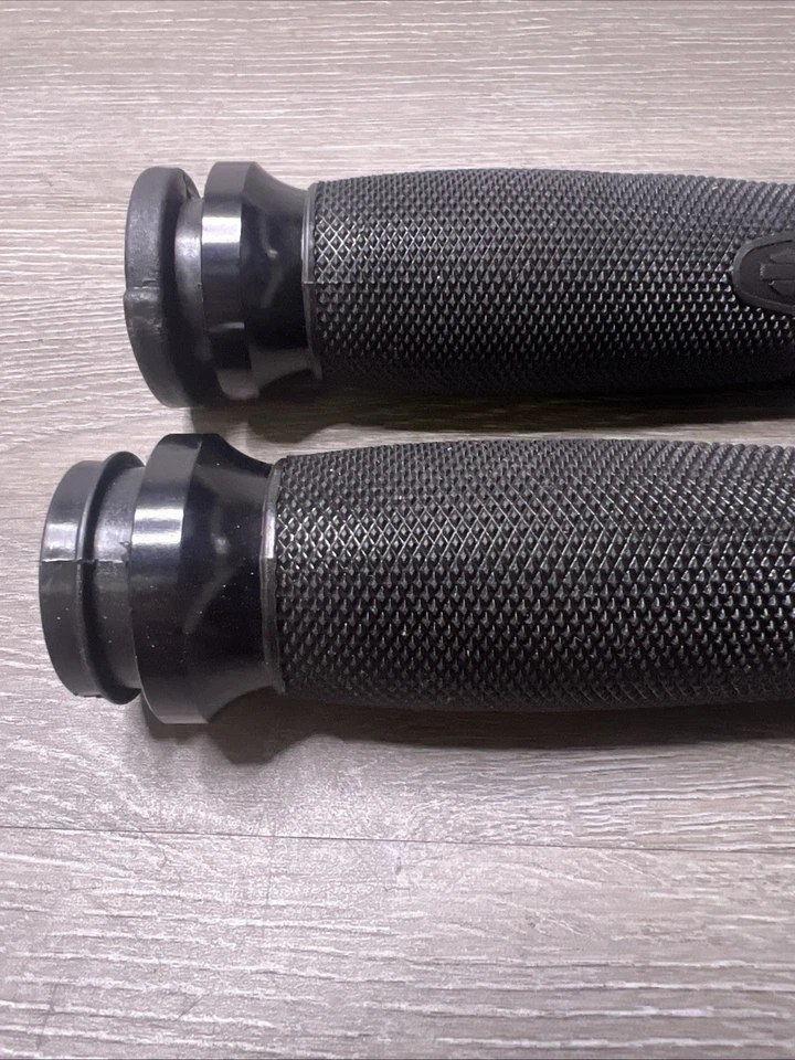 Harley FXDF Dyna Fat Bob 2015 juego de empuñaduras Get-A-Grip 56100008 Foto 3 de 4