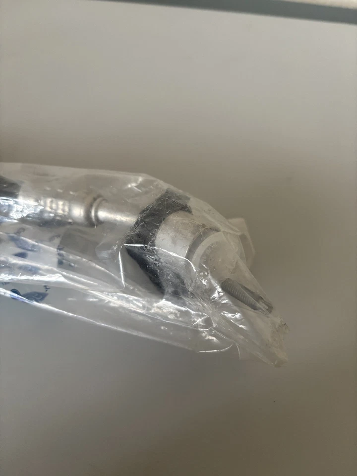 2202461 GN15-19D567-BA Genuine Ford EcoSport MK2 Air Conditioning Tube Assembly - Image 4 of 4