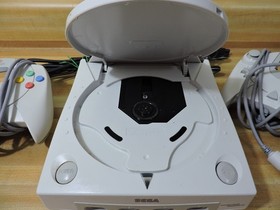 Sega Dreamcast Gray Video Game Home Console System With Controllers Powers On
