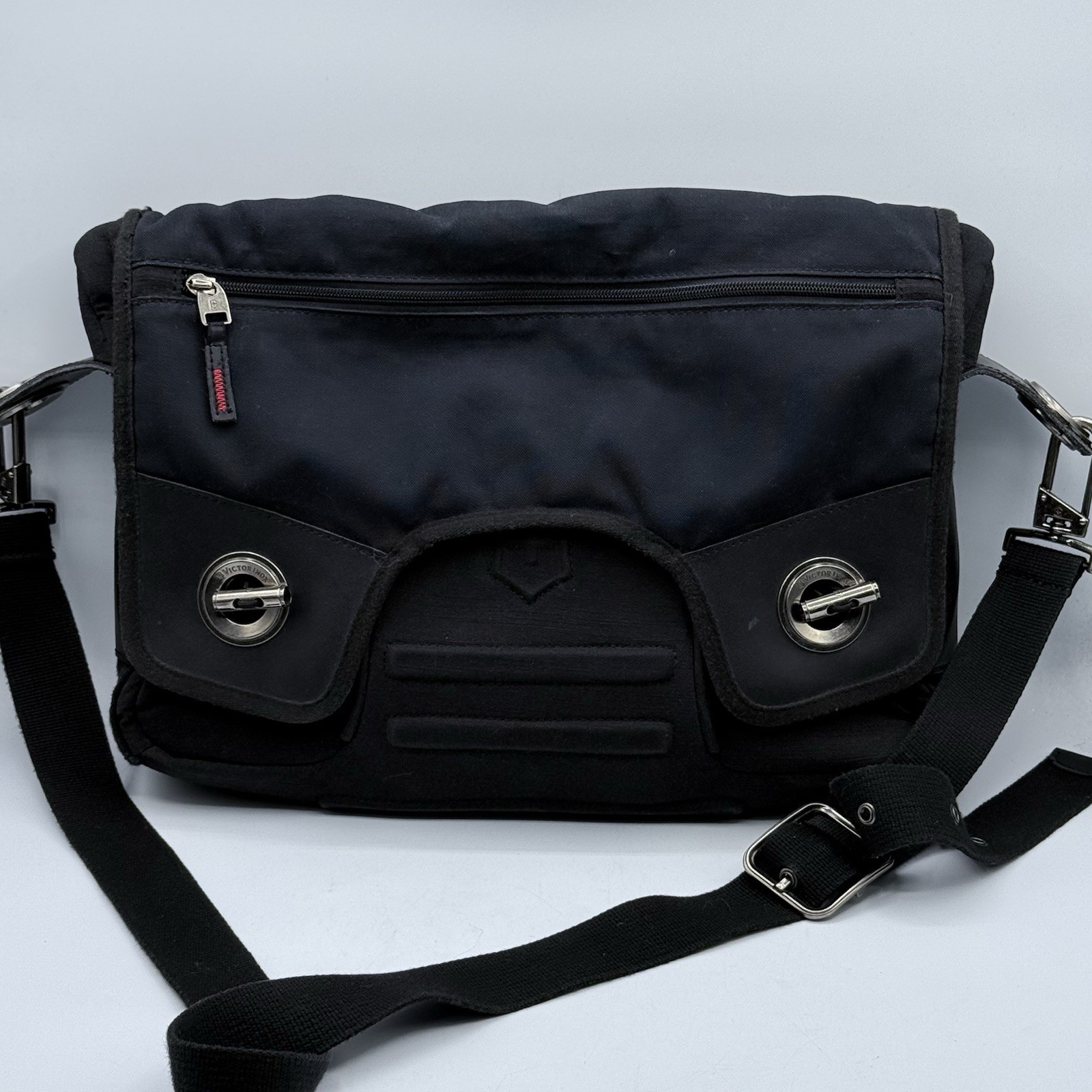 Victorinox Swiss Army Cross Body Messenger Bag Laptop Should